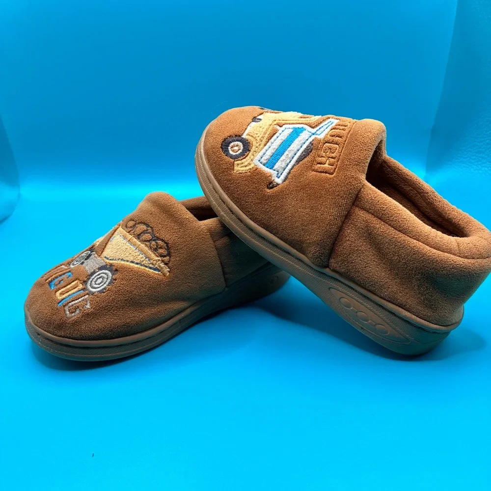 See Kai Run Construction Truck Fleece Slippers Dig Dig Tough Size 26-27
